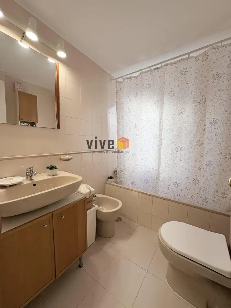 Baño de Piso en venta en Mairena del Aljarafe con Aire acondicionado