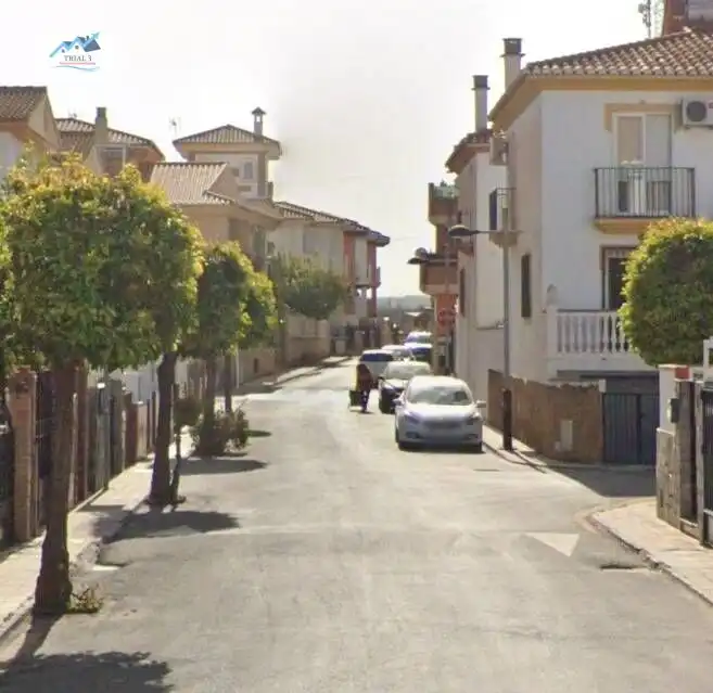 Vista exterior de Casa adosada en venda en Las Gabias amb Terrassa