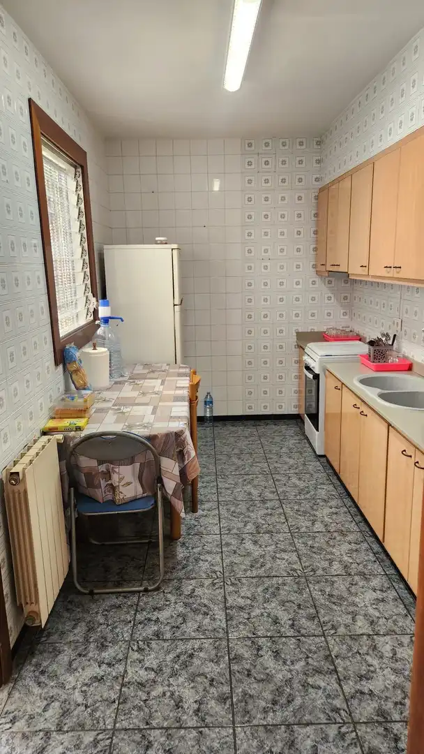 Cocina de Piso de alquiler en Salt con Aire acondicionado, Calefacción y Trastero