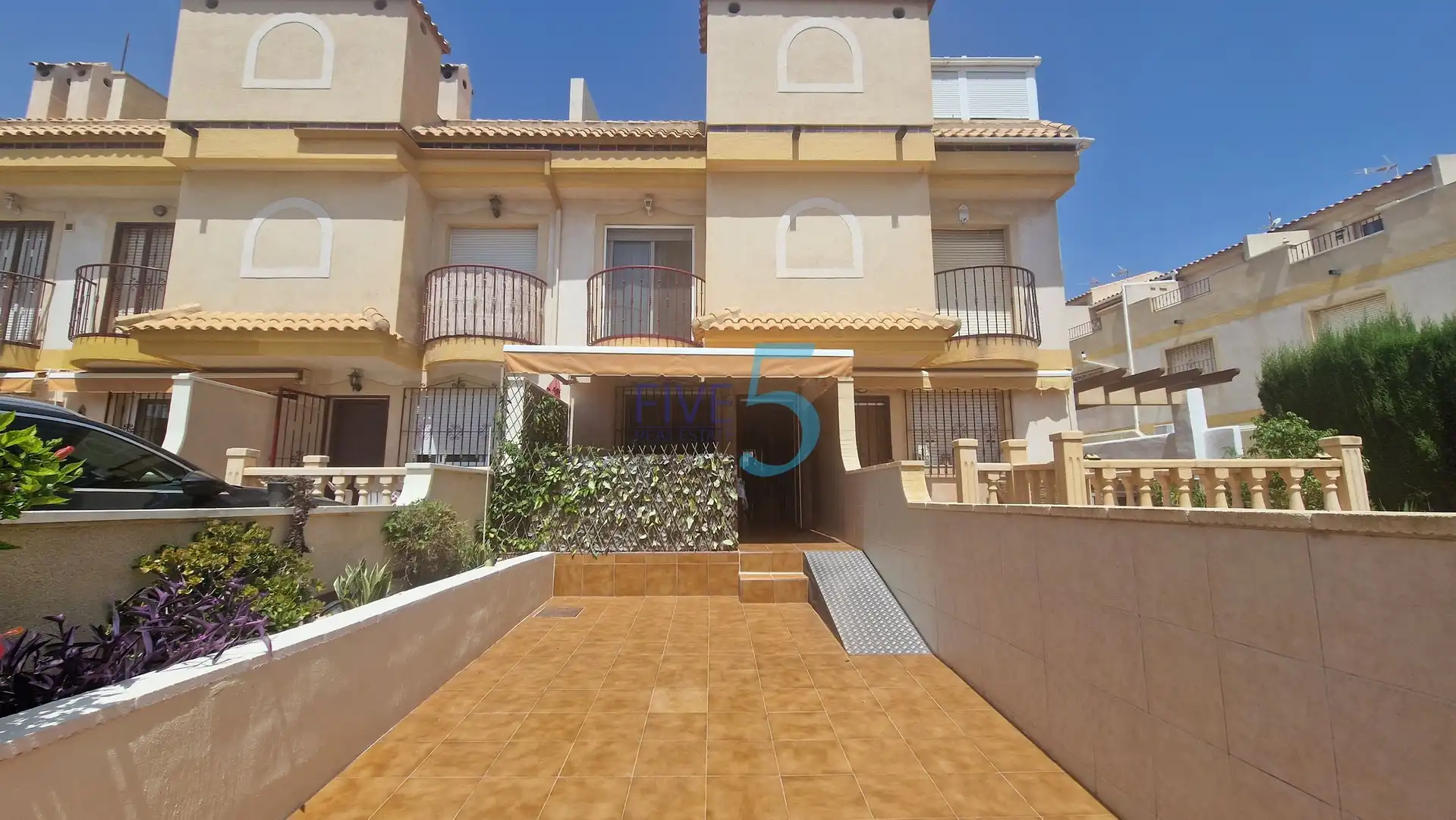 Maison mitoyenne avec terrasse à vendre à Torre de la Horadada