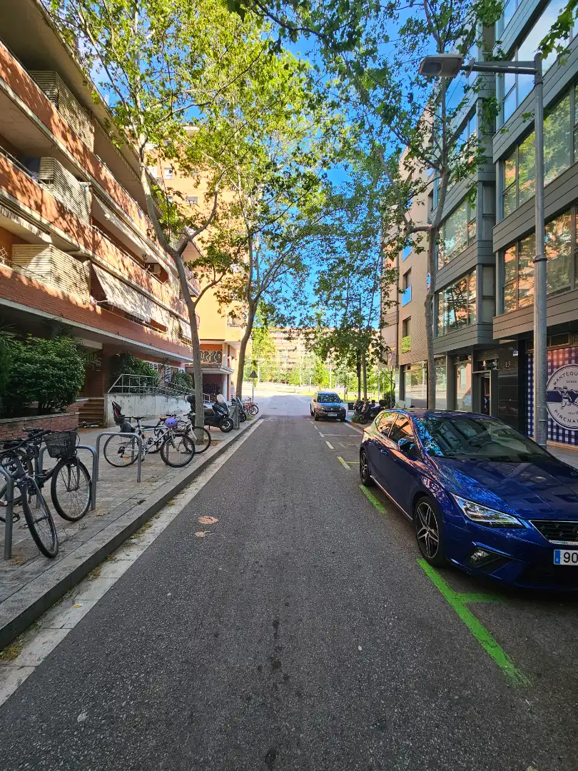 Außenansicht von Wohnung zum Verkauf in Barcelona mit Klimaanlage, Heizung und Parkett