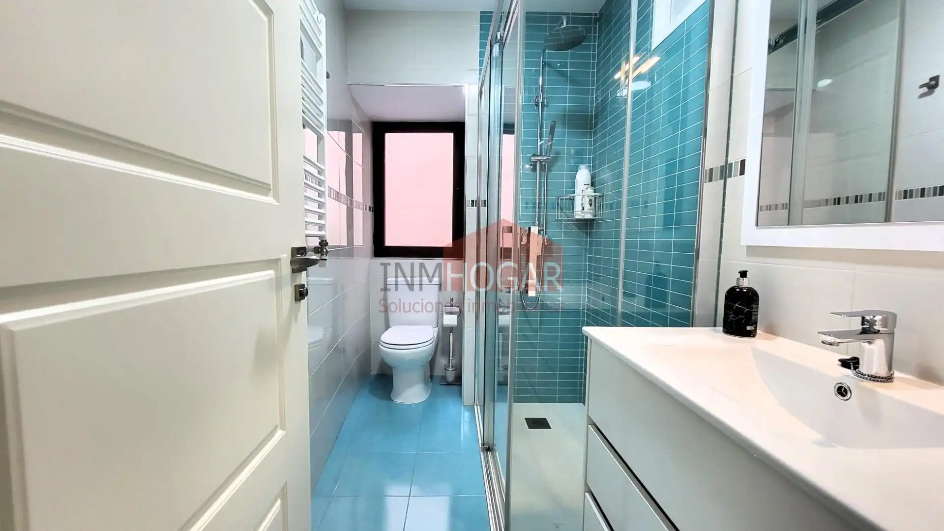 Baño de Piso en venta en Ávila con Calefacción, Trastero y Balcón