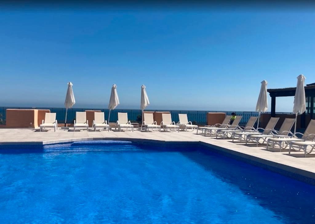 Piscina de Àtic en venda en Estepona amb Aire condicionat, Calefacció i Terrassa