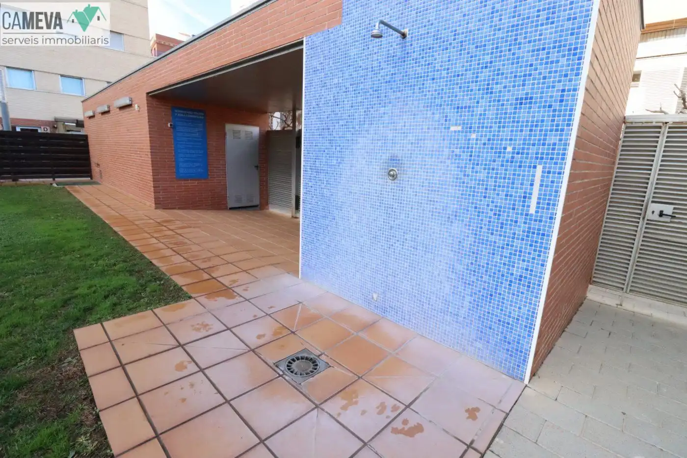 Schwimmbecken von Wohnung zum Verkauf in Barberà del Vallès mit Klimaanlage, Heizung und Privatgarten