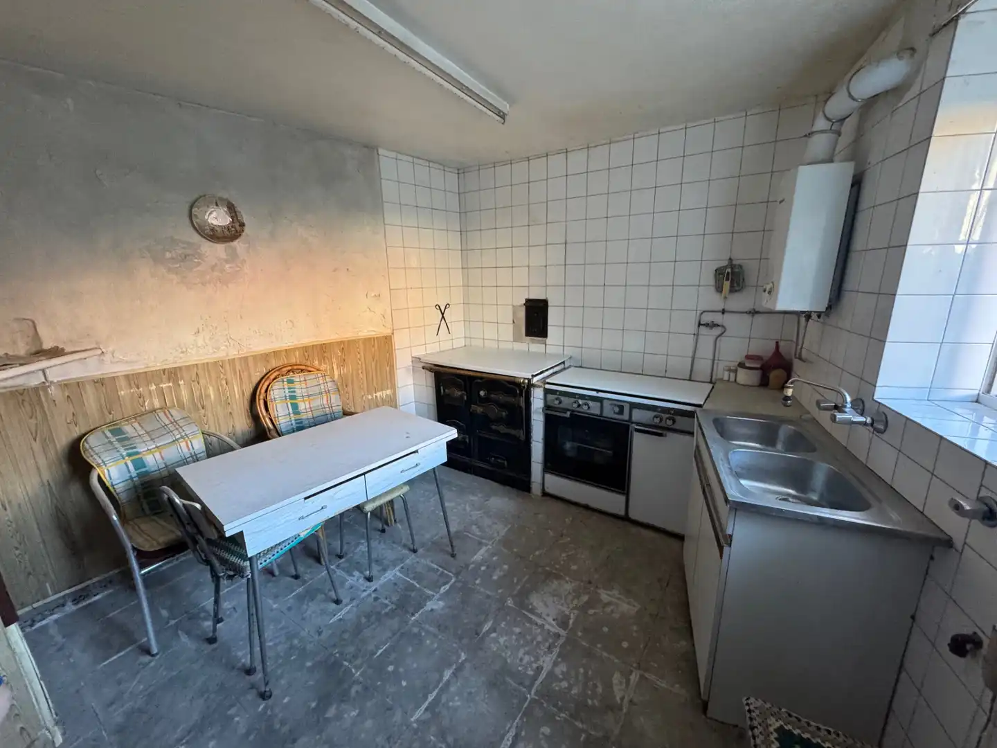 Kitchen of Country homes for sale in Adrada de Haza  with Private garden, Parquet flooring and Storage room