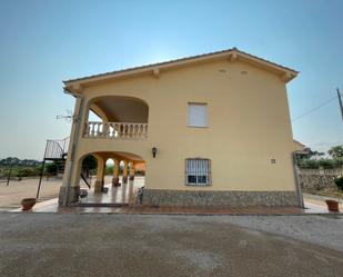 Vista exterior de Casa o xalet en venda en Agullent amb Calefacció, Jardí privat i Moblat