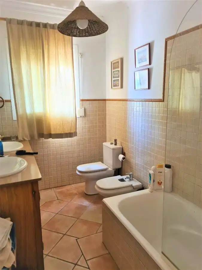 Bany de Finca rústica en venda en San Martín del Tesorillo amb Piscina