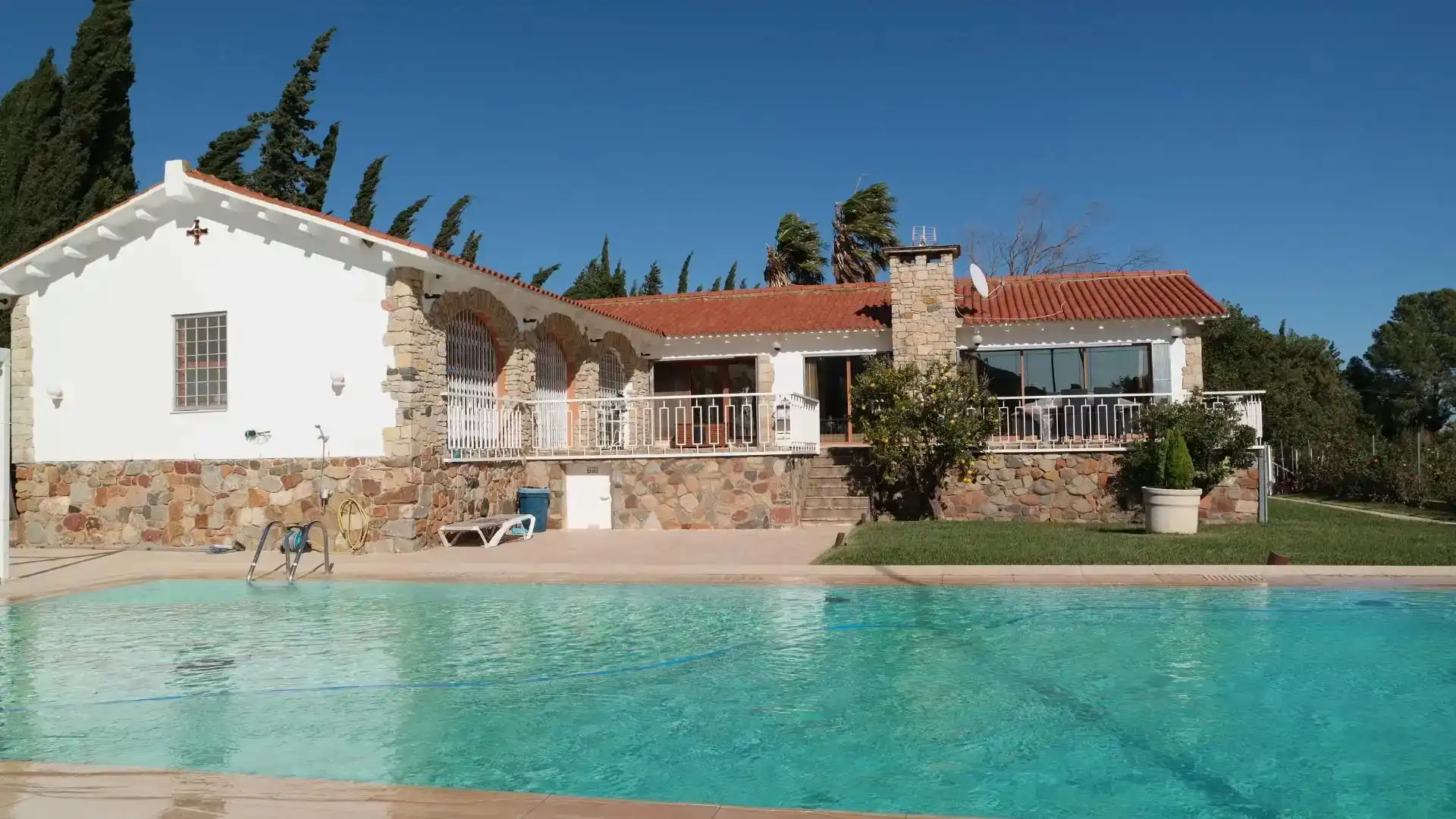Piscina de Casa o xalet en venda en Vilanova d'Escornalbou amb Aire condicionat i Piscina