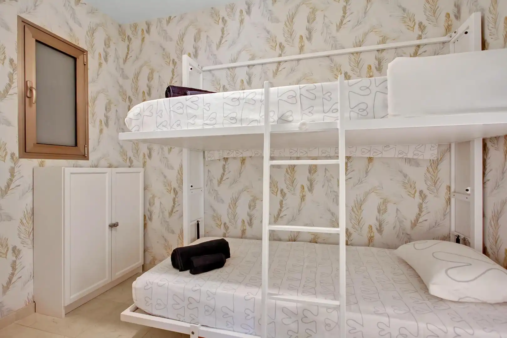 Habitación de Apartamento de alquiler en Arona con Terraza, Amueblado y Piscina comunitaria