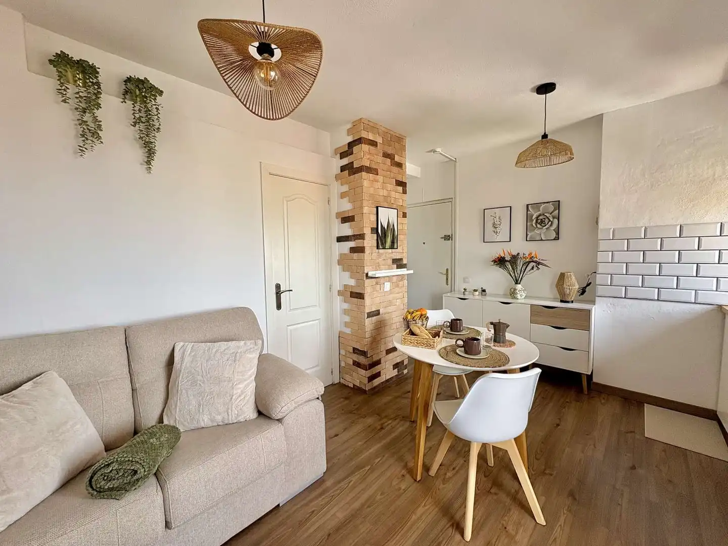 Sala d'estar de Apartament per a compartir en Puerto de la Cruz amb Aire condicionat, Terrassa i Moblat