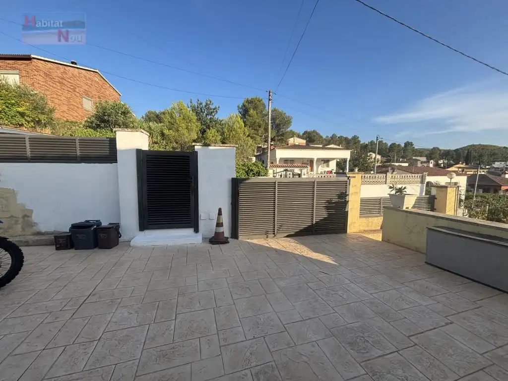 Terrassa de Casa o xalet en venda en La Bisbal del Penedès amb Forn i Rentadora