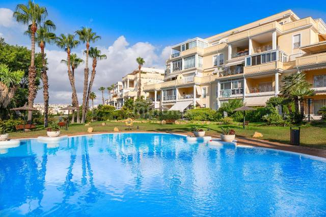 Piso en Alquiler en Calle Escultor José Gutiérrez en Alicante Golf