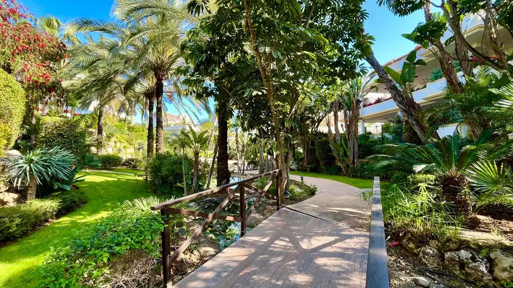 Exterior view of Ground floor for rent in Marbella  with Air Conditioner, Private garden and Terrace