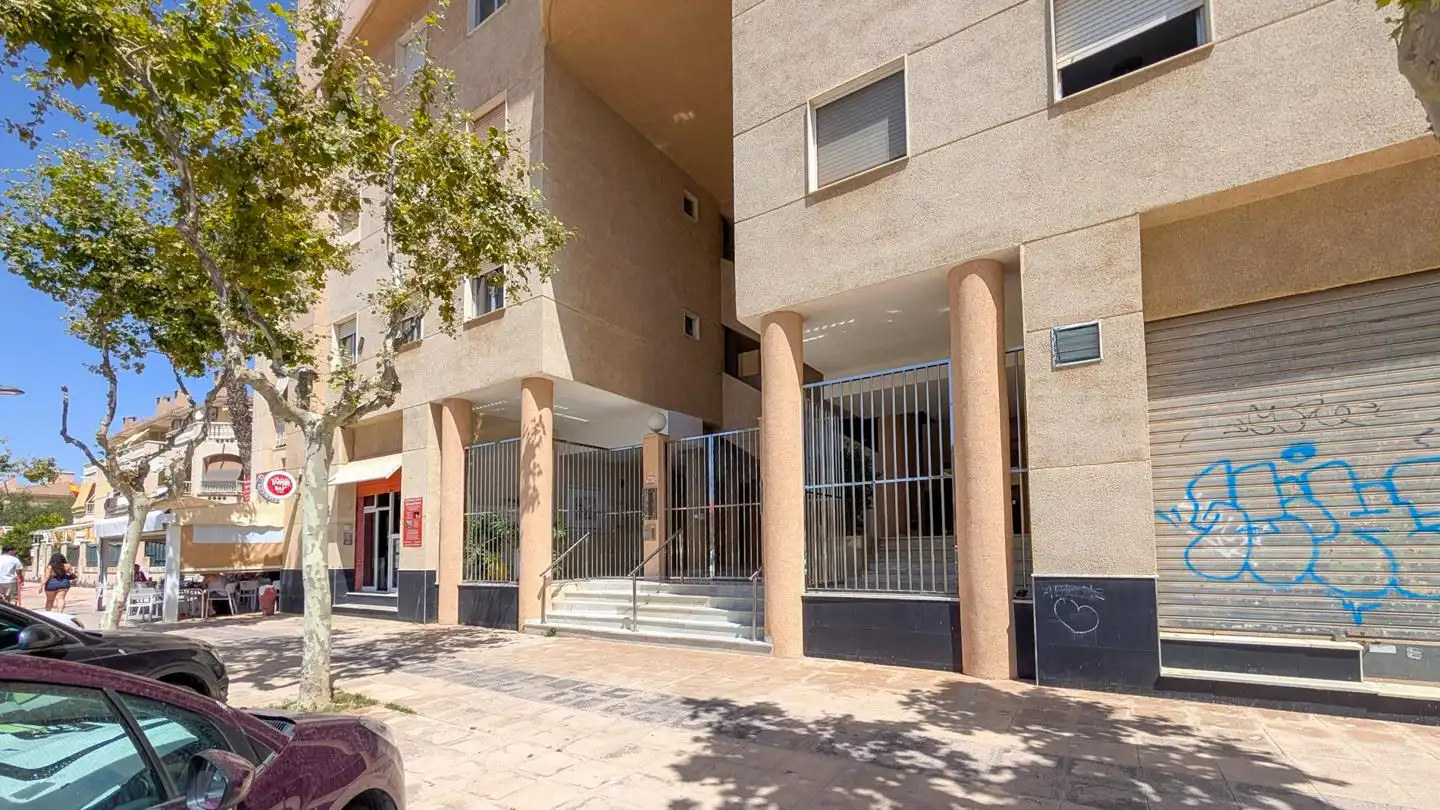 Außenansicht von Wohnung zum Verkauf in Santa Pola mit Klimaanlage, Terrasse und Möbliert
