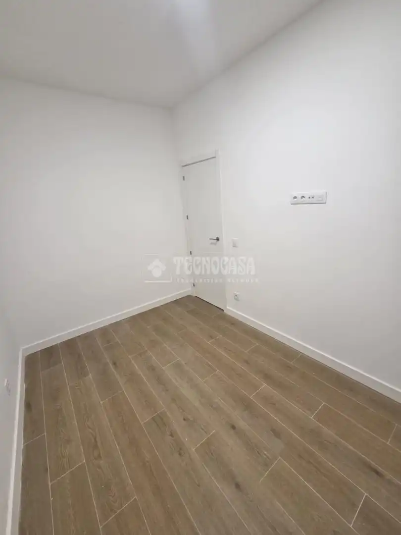 Habitación de Piso en venta en Madrid con Calefacción