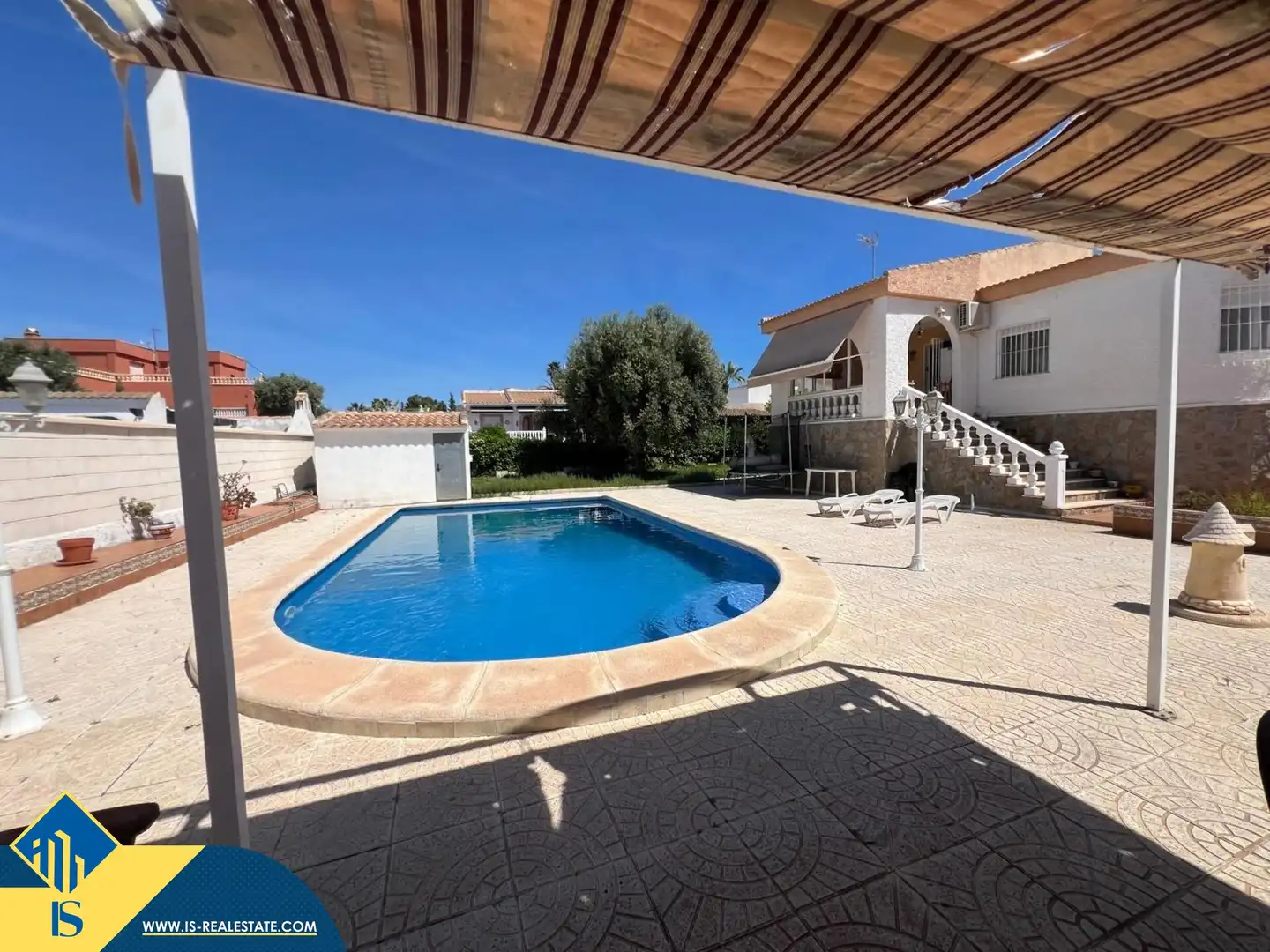 Villa avec piscine à vendre à Zona Carrefour - Urbanizaciones