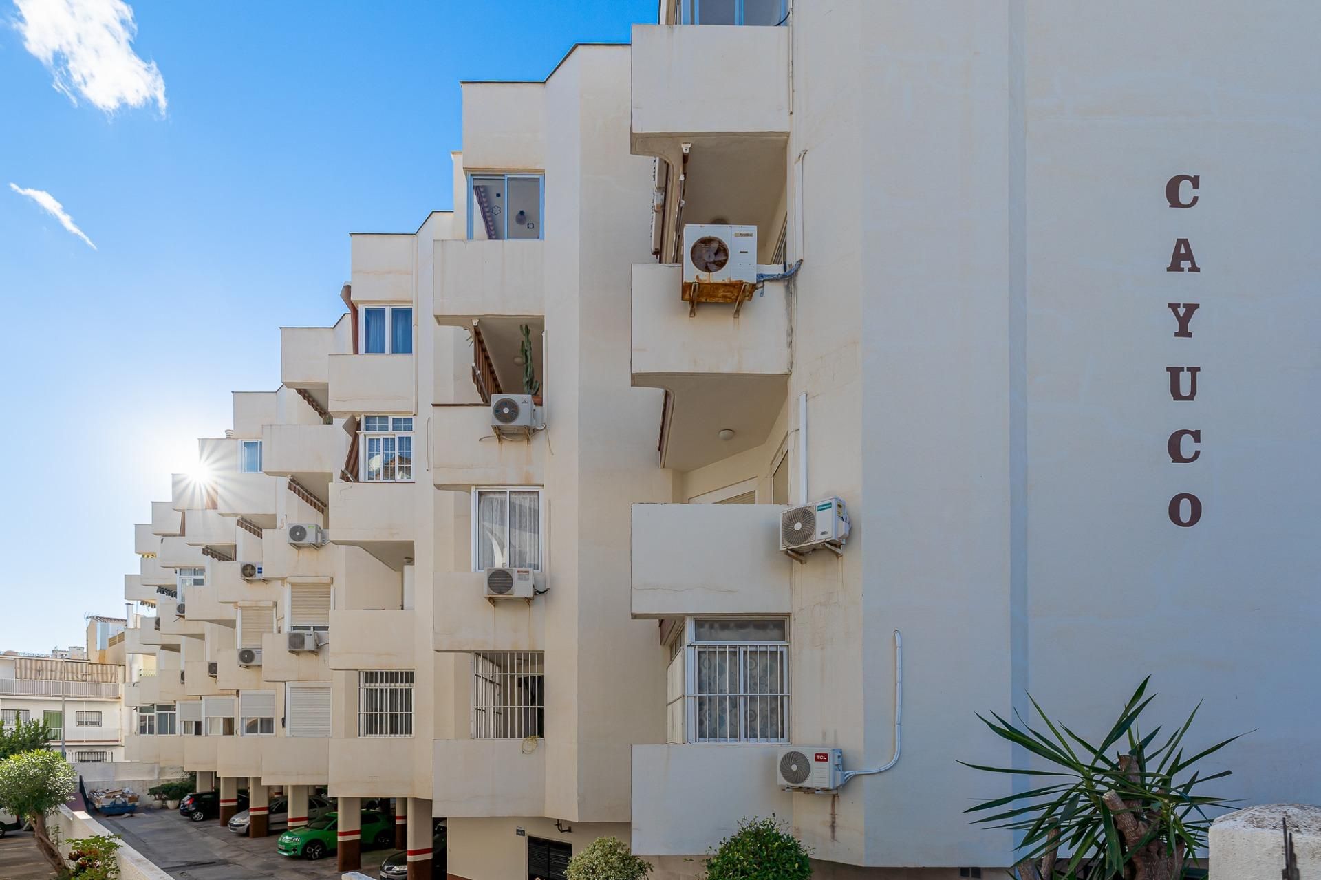 Vista exterior de Apartament en venda en Torremolinos amb Aire condicionat, Calefacció i Jardí privat