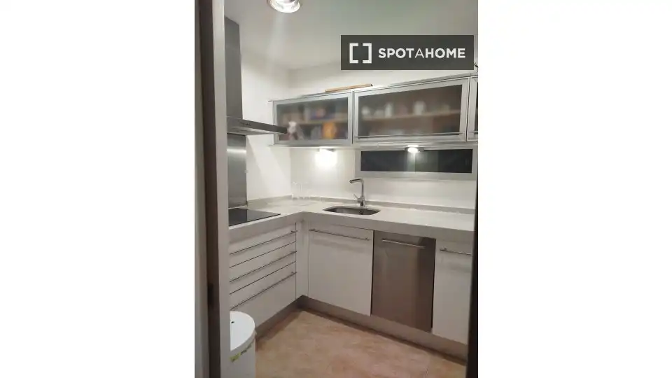 Cocina de Piso para compartir en Barcelona con Aire acondicionado, Calefacción y Terraza