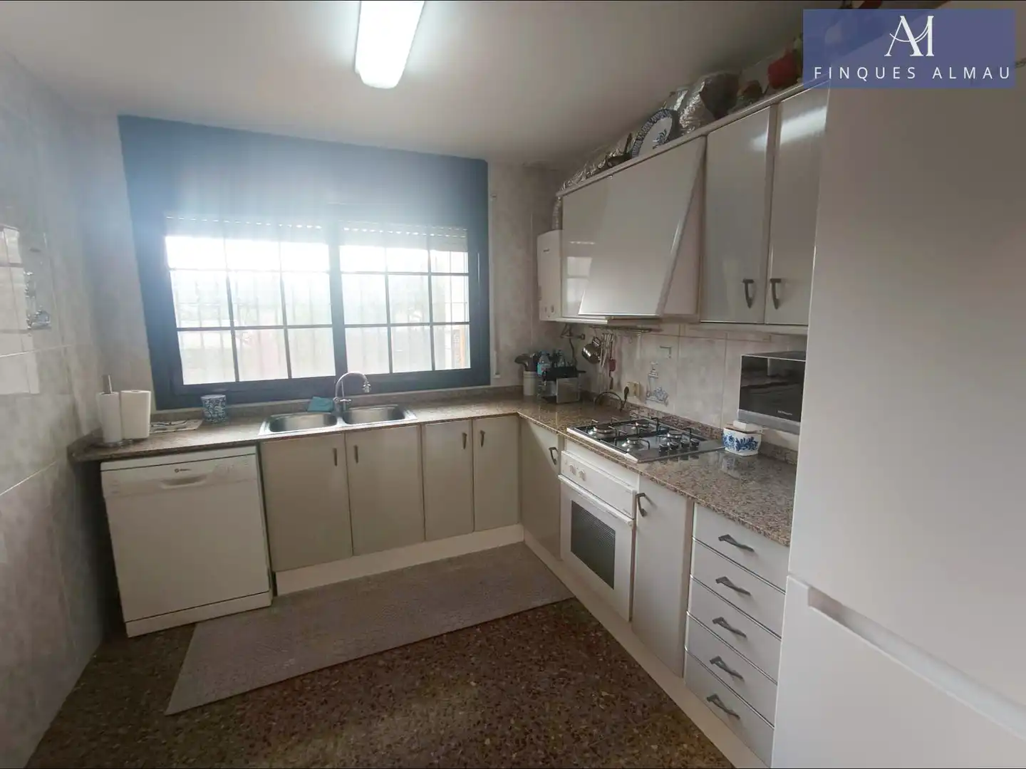 Cuina de Casa o xalet en venda en Sant Pere de Ribes amb Calefacció, Jardí privat i Terrassa