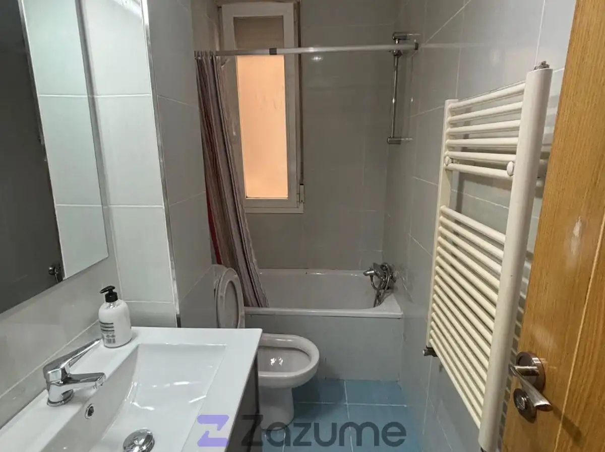 Bathroom of Apartments for rent in Burgos  with Heating, Furnished and Oven