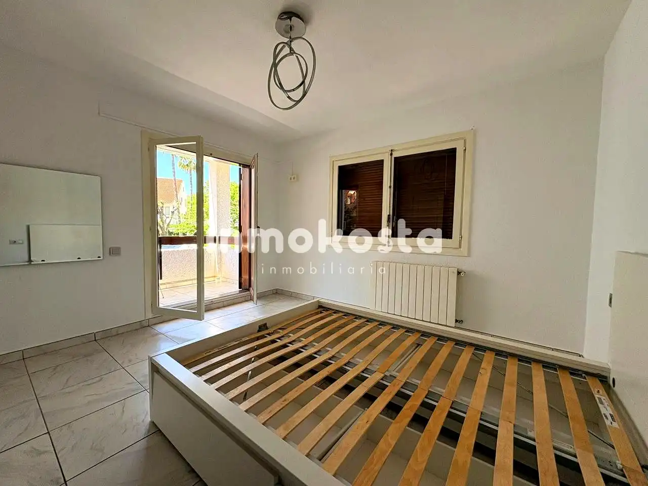 Bedroom of Detached homes for sale in L'Alfàs del Pi  with Air Conditioner, Heating and Private garden
