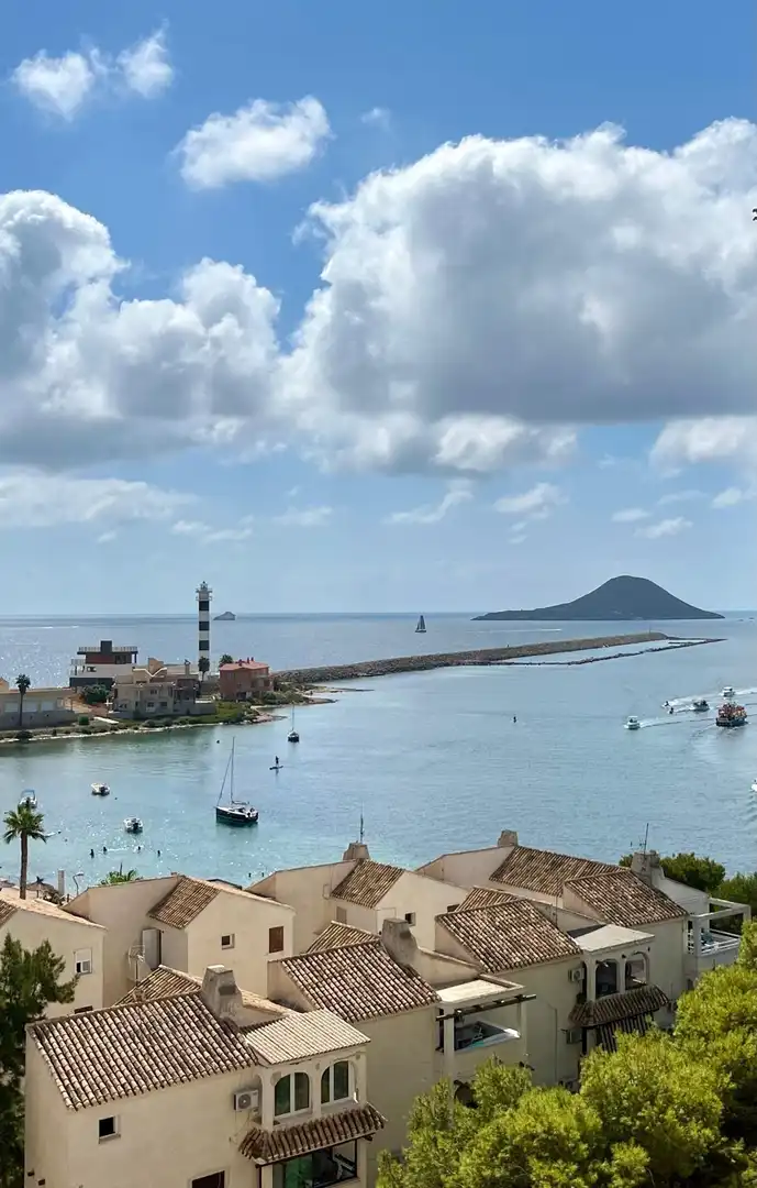 Vista exterior de Piso en venta en La Manga del Mar Menor con Terraza