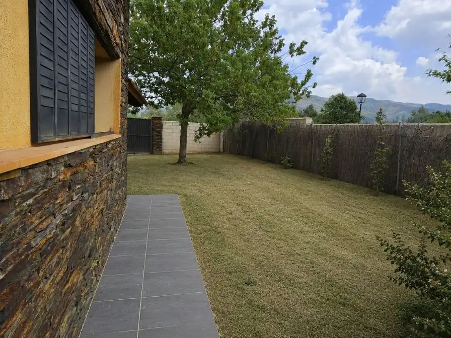 Jardí de Casa o xalet en venda en Riaza amb Piscina