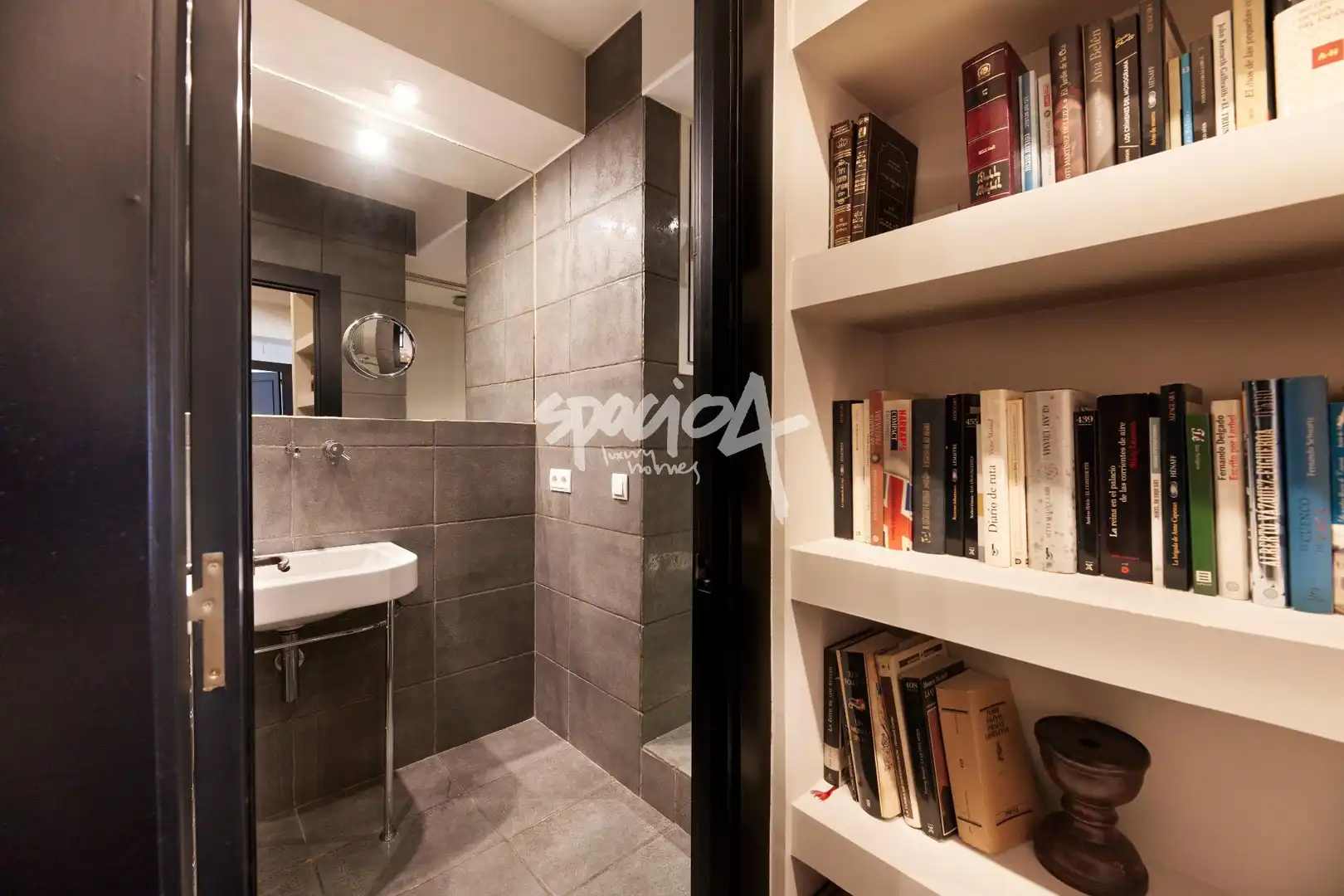 Badezimmer von Wohnung zum Verkauf in Madrid mit Klimaanlage und Heizung