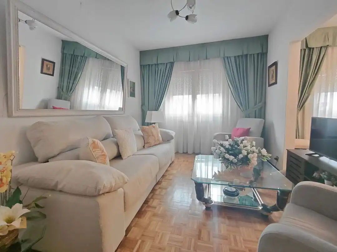 Sala de estar de Piso en venta en Barañáin / Barañain con Calefacción y Balcón