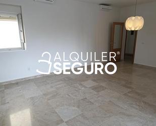 Dormitori de Pis de lloguer en Tomares amb Terrassa, Traster i Piscina