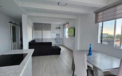 Sala d'estar de Apartament de lloguer en Puerto de la Cruz amb Parquet, Terrassa i Moblat