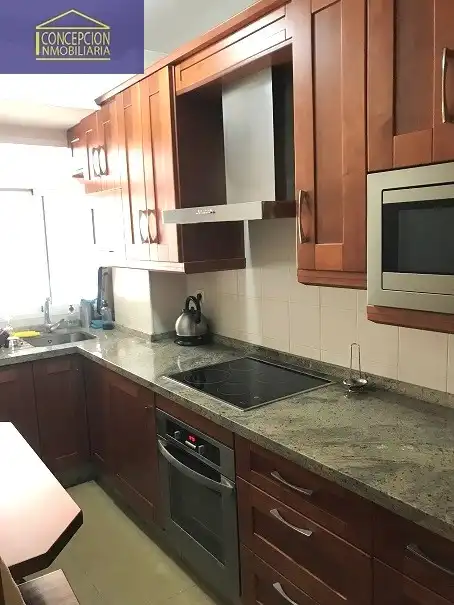 Cuina de Apartament de lloguer en Córdoba amb Aire condicionat, Calefacció i Moblat