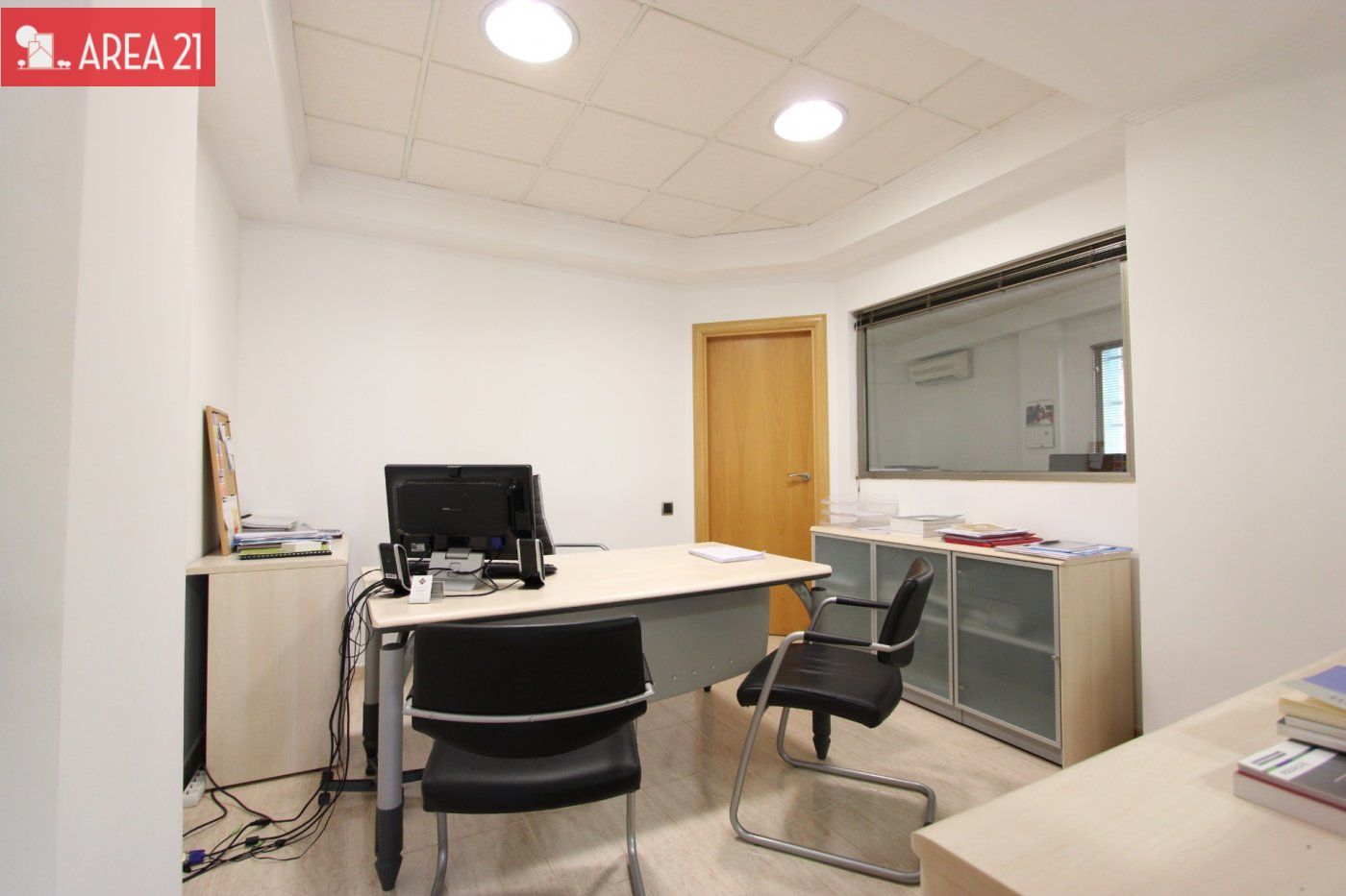 Premises to rent in Núcleo Urbano, La Pobla de Vallbona
