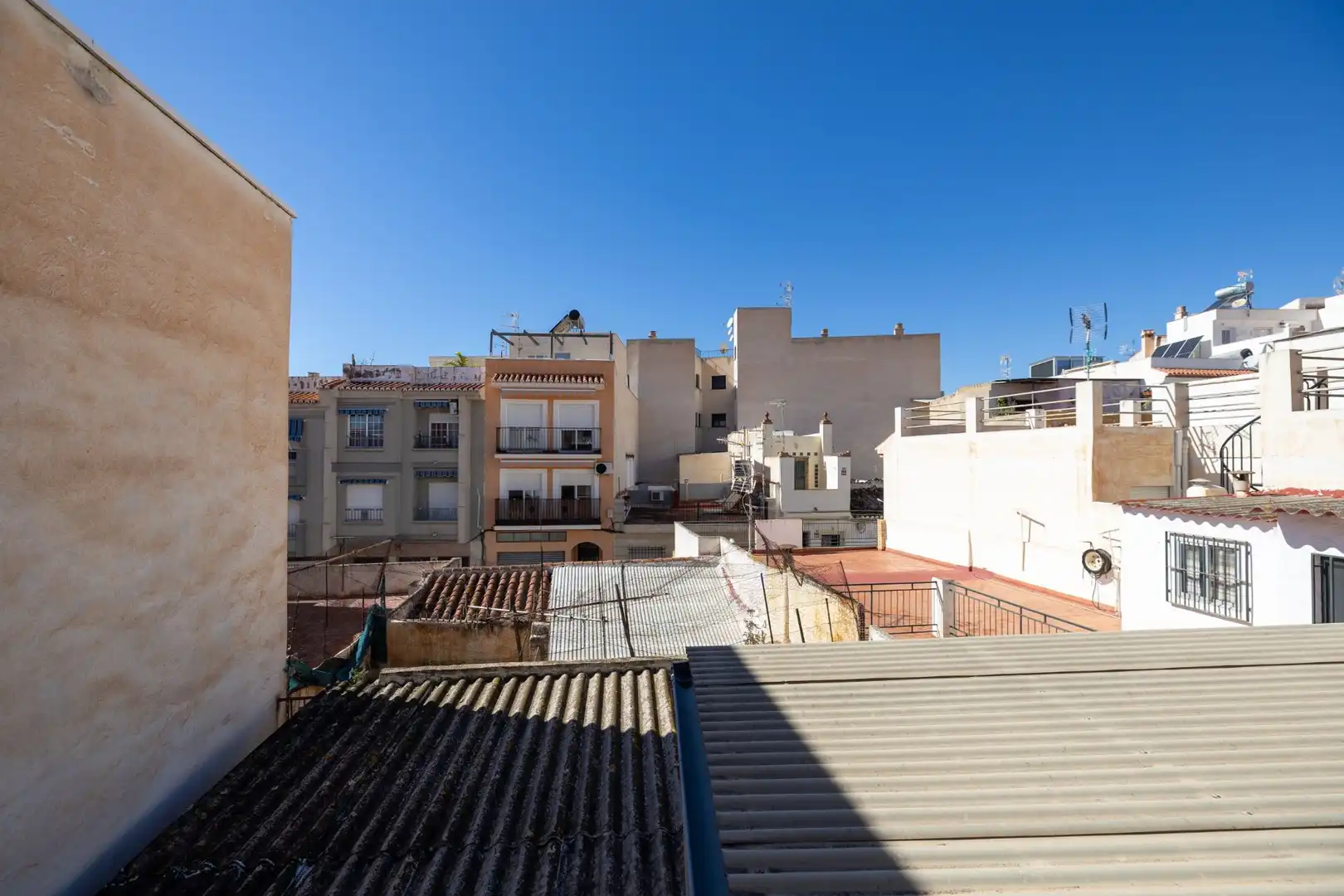 Vista exterior de Casa adosada en venta en Motril con Aire acondicionado, Calefacción y Terraza