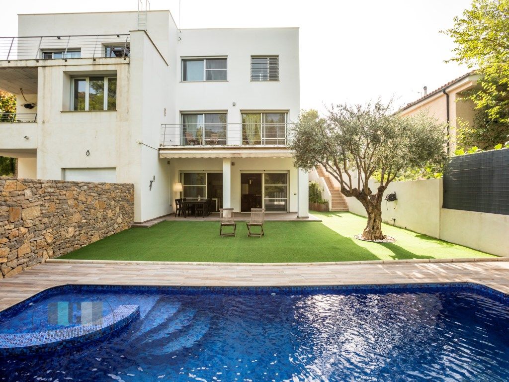 Piscina de Casa o xalet en venda en Benicasim / Benicàssim amb Aire condicionat, Calefacció i Terrassa
