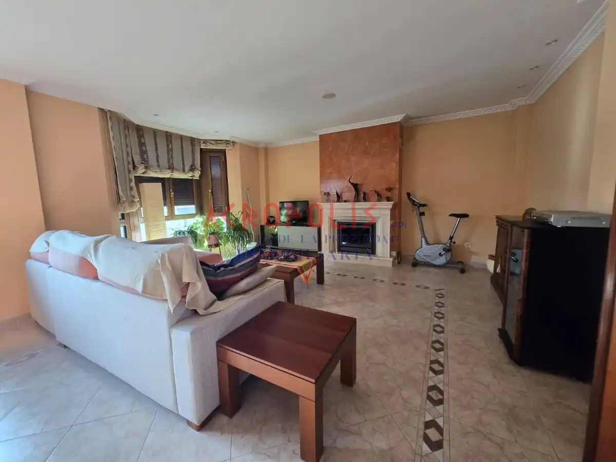 Living room of Houses for sale in Onzonilla  with Heating, Terrace and Storage room