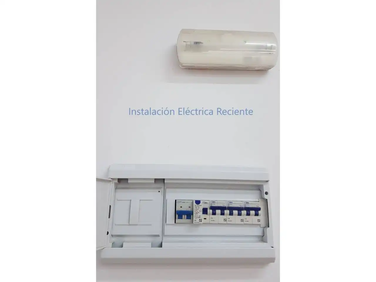 Exterior view of Commercial properties for rent in Madrid  with Air Conditioner