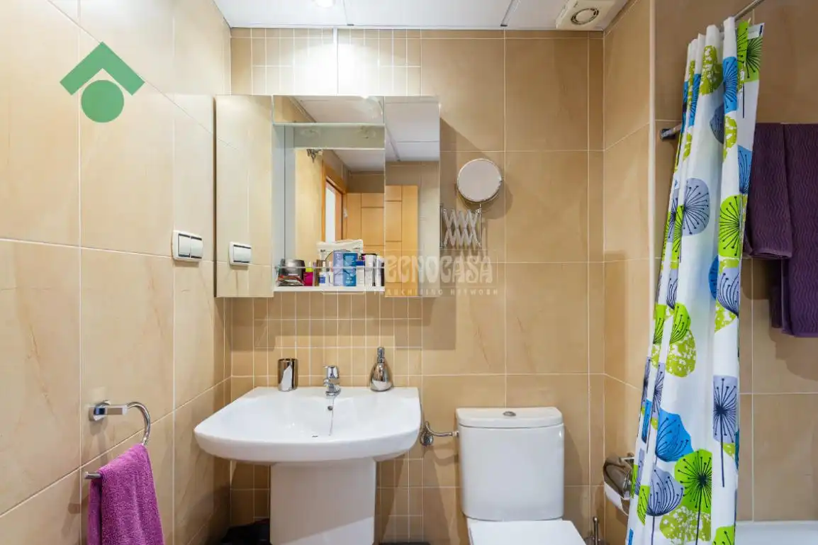 Bany de Àtic en venda en Rincón de la Victoria amb Calefacció, Terrassa i Piscina comunitària