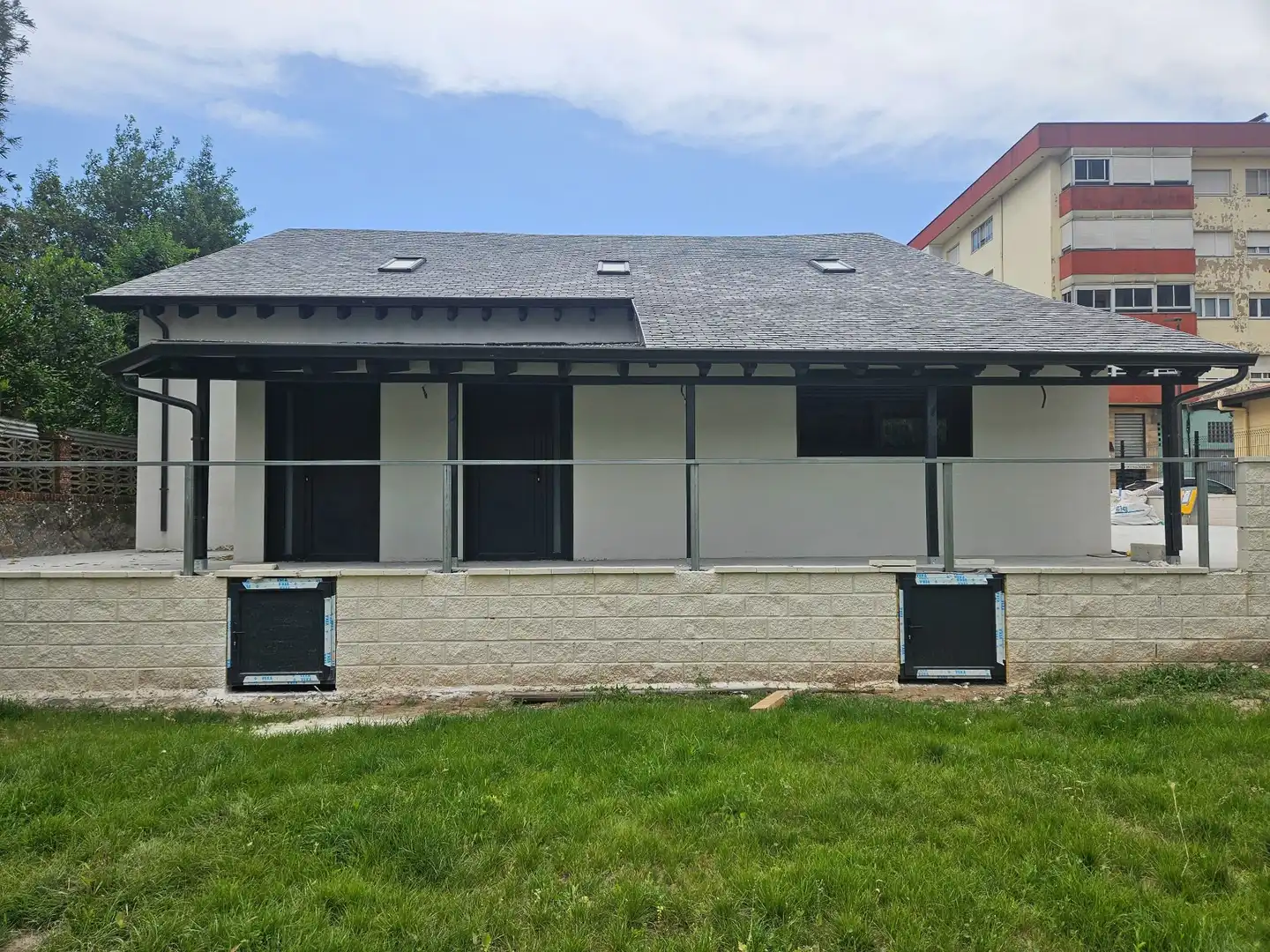 Exterior view of Houses for sale in Torrelavega   with Private garden