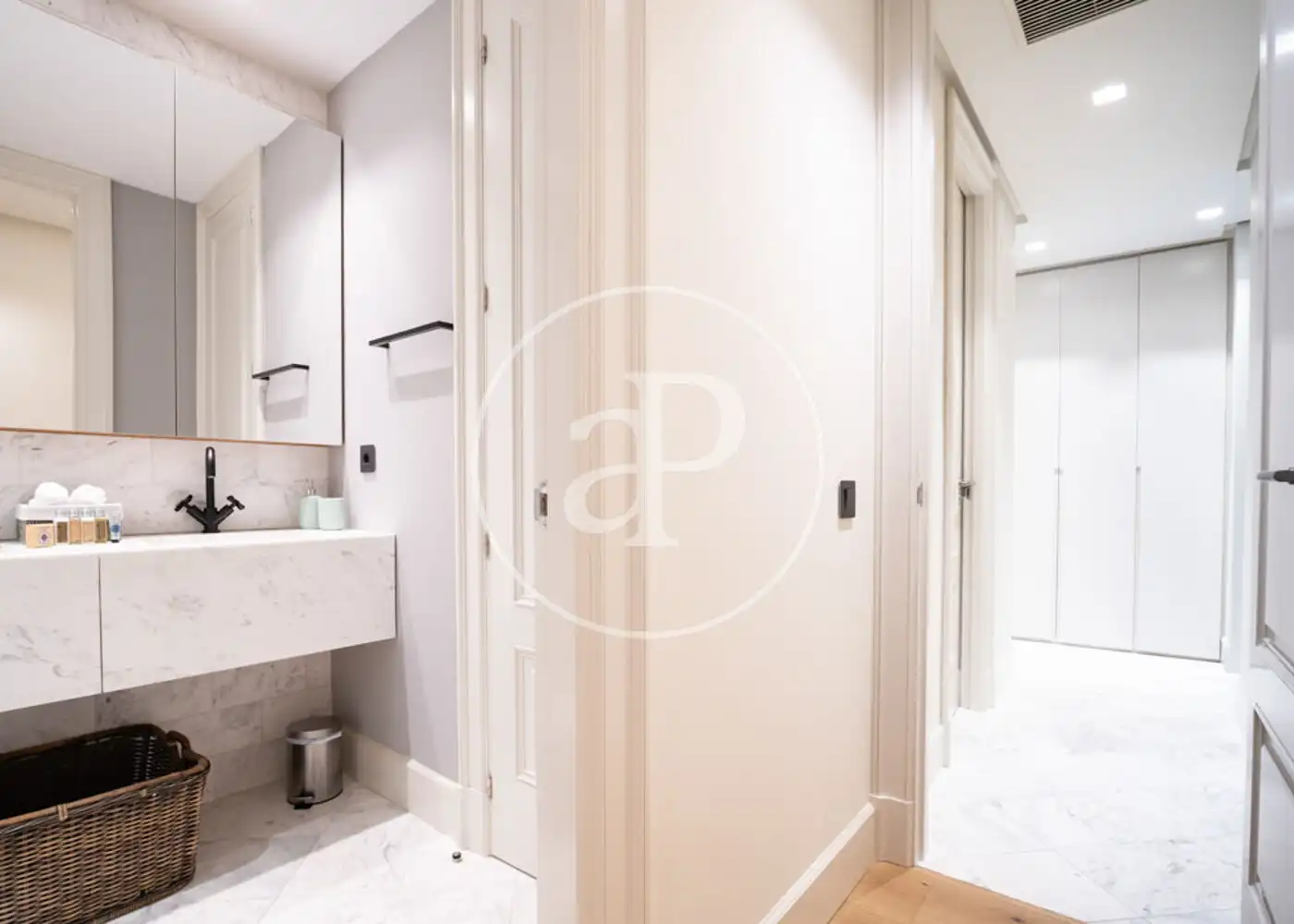 Badezimmer von Wohnung zur Miete in Barrio de Salamanca