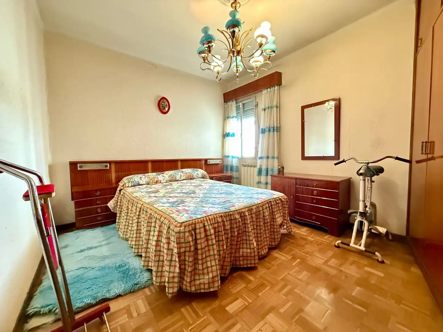 Schlafzimmer von Wohnung zum Verkauf in Madrid mit Klimaanlage und Heizung