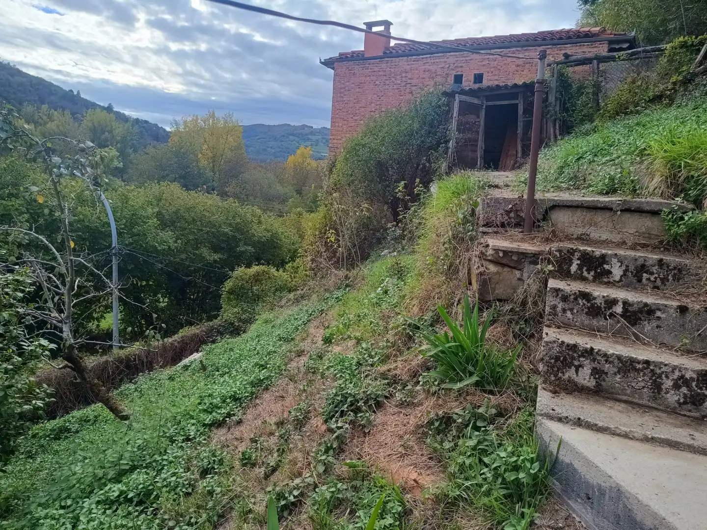 Casa o xalet en venda en Laviana amb Calefacció, Jardí privat i Moblat