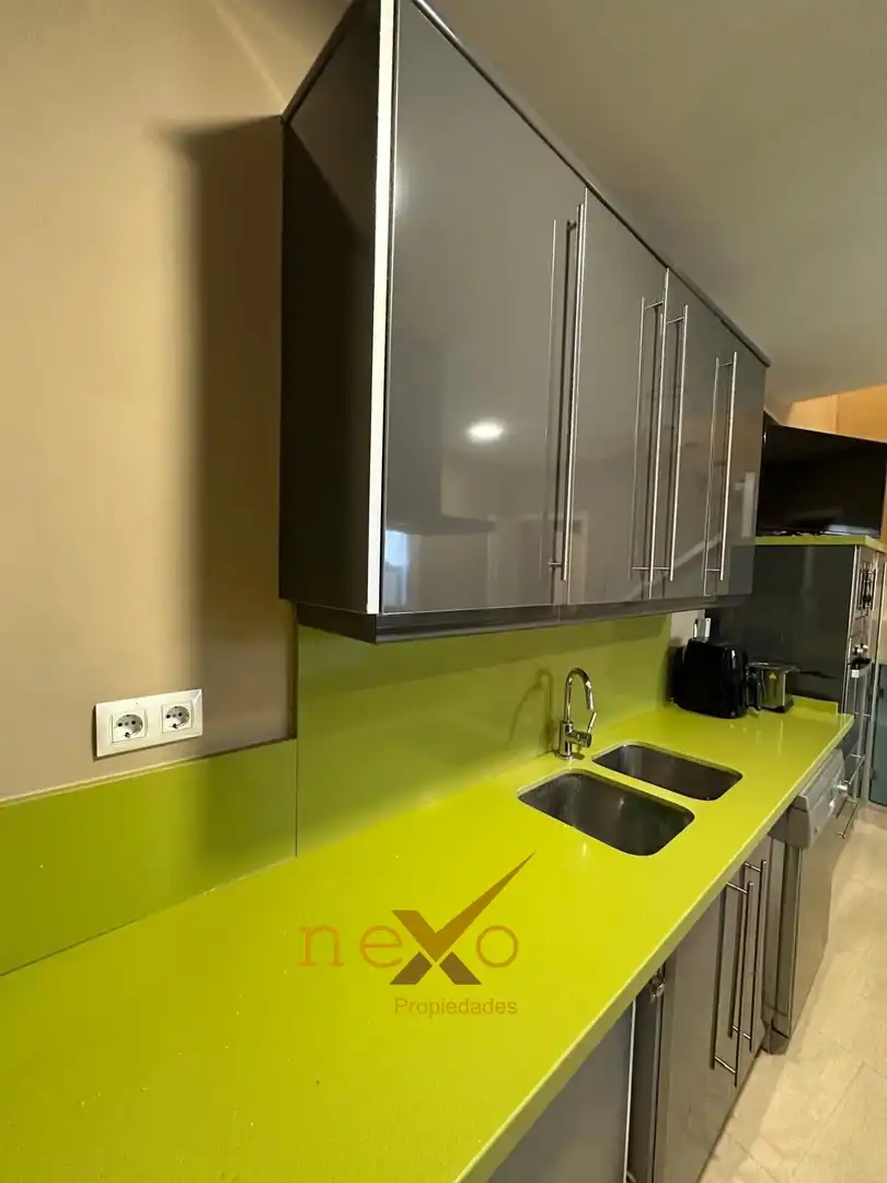 Cuina de Dúplex en venda en Carmona amb Aire condicionat, Calefacció i Terrassa