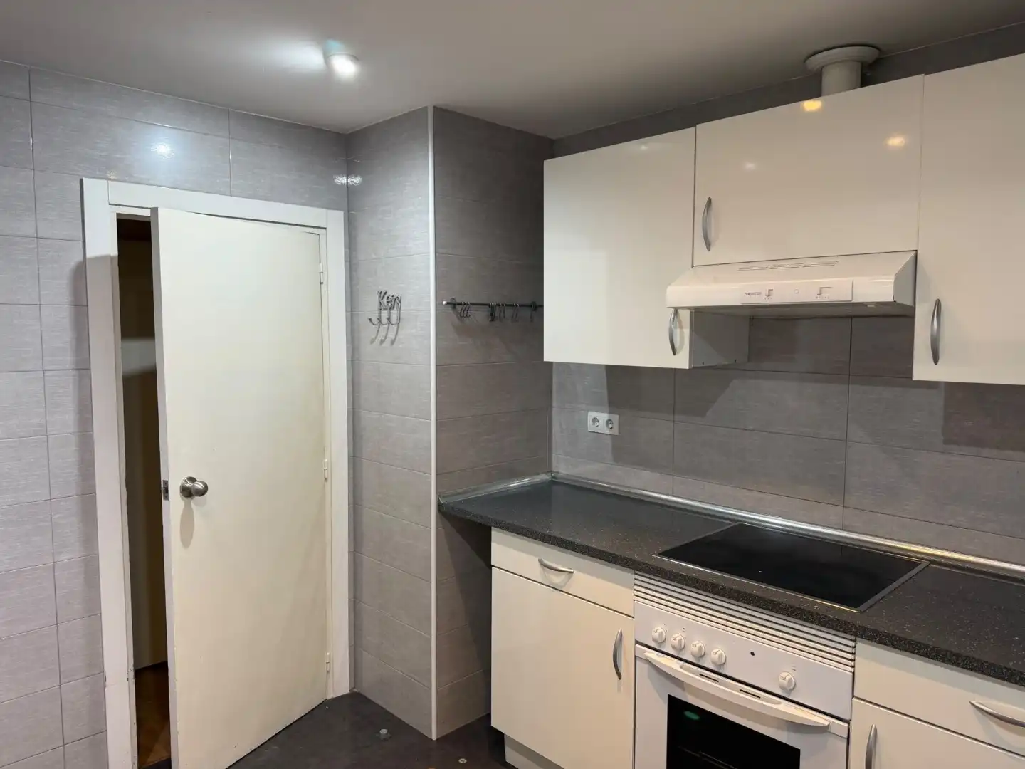 Kitchen of Flat for sale in  Madrid Capital  with Terrace and Balcony