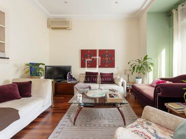 Piso con balcón en venta en Les Corts