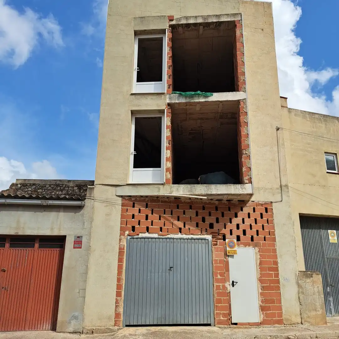 Vista exterior de Edificio en venta en Llaurí