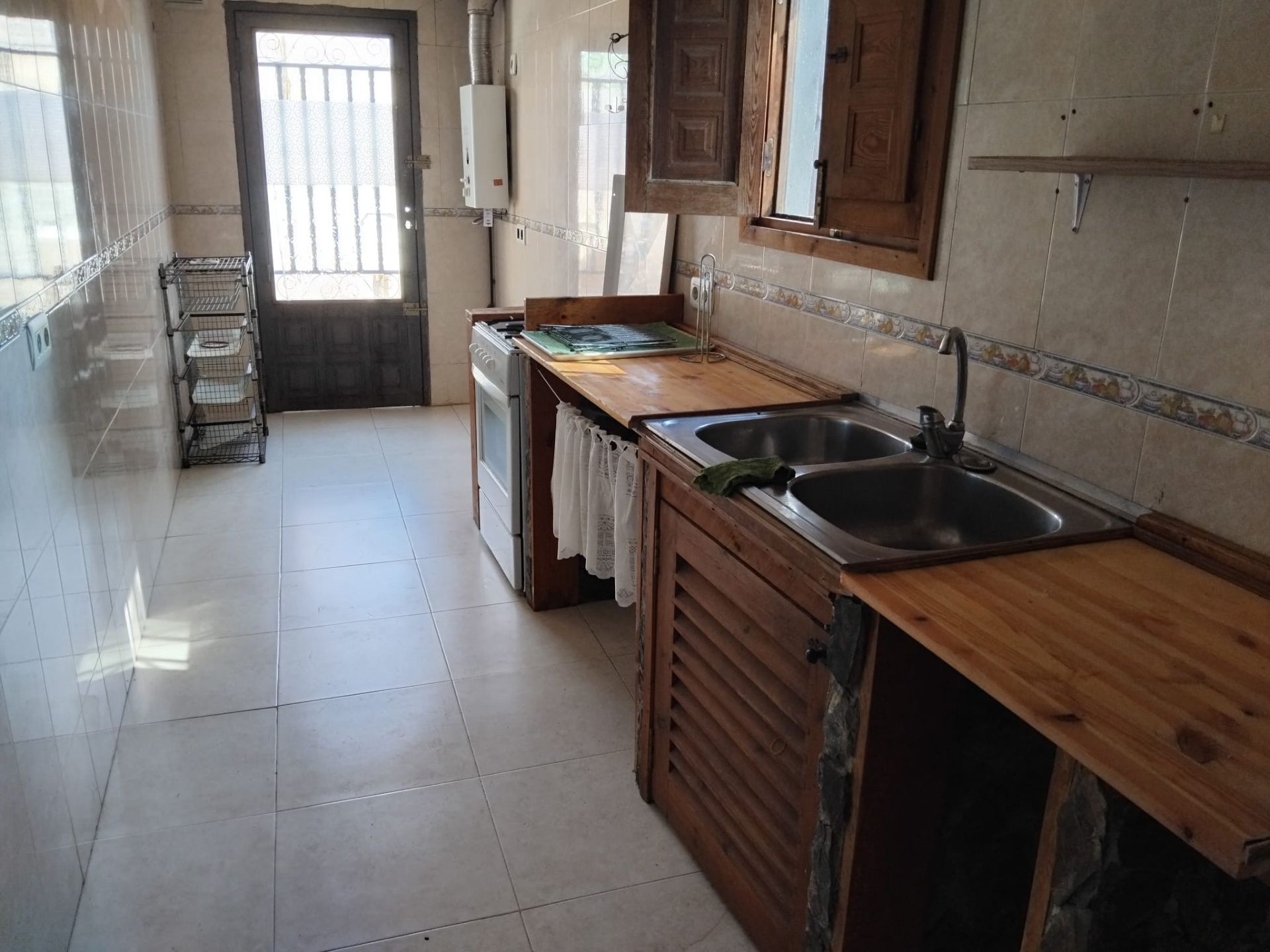 Cuina de Casa o xalet en venda en Gelida amb Jardí privat i Piscina