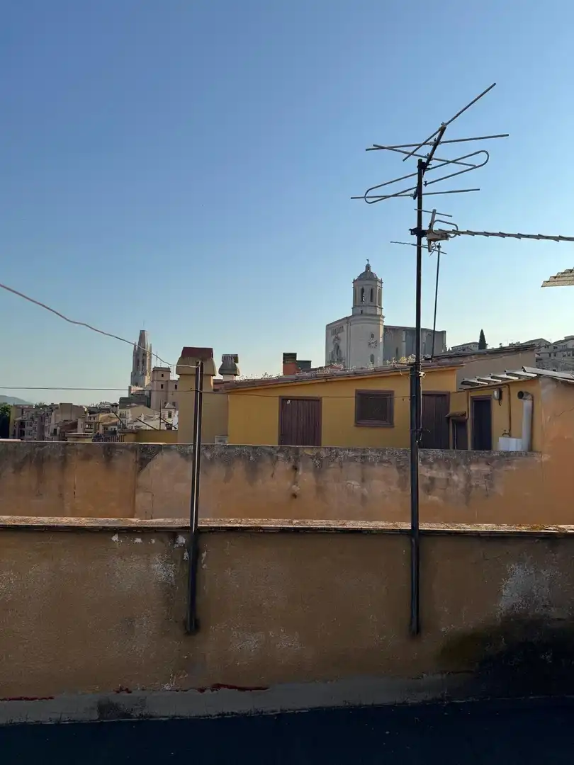 Vista exterior de Piso en venta en Girona