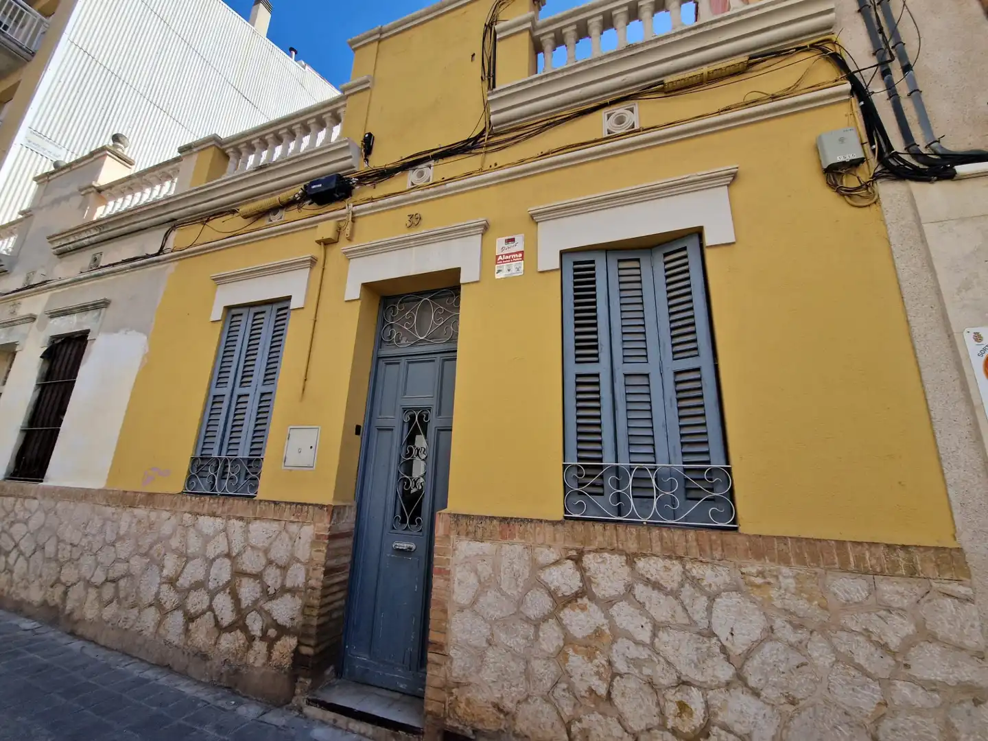 Casa con jardín en venta en Carrer Santa Llogaia
