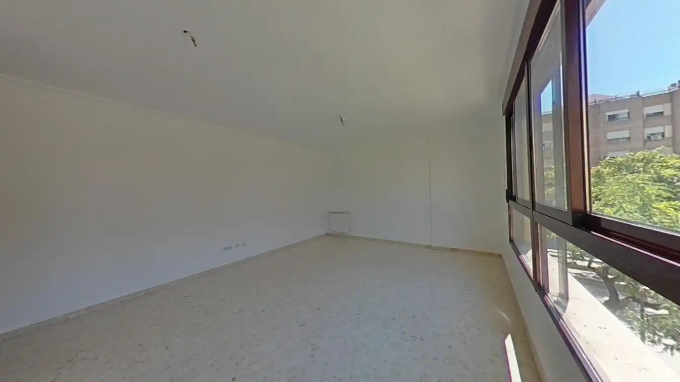 Piso con ascensor en venta en C/ Sant Valerià, imagen 2